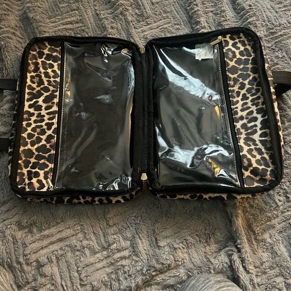 Betsey Johnson Black and Pink Bow Leopard Travel Bag - Picture 4 of 6